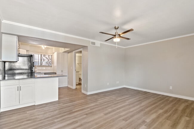 Photo - Tides on 61st Ave