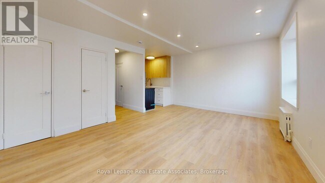 Photo - 1 Marquette Ave Unité 2