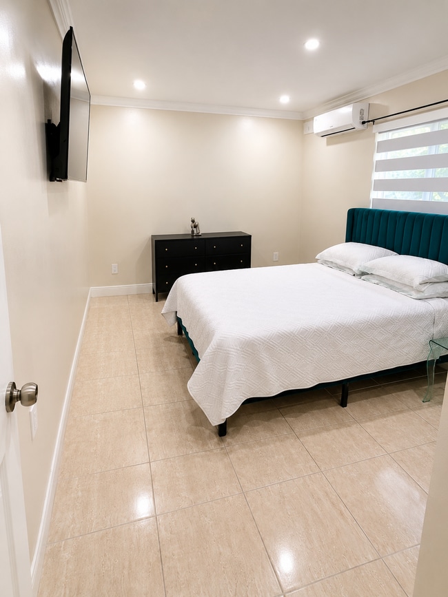 Bedroom - 13700 N Miami Ave