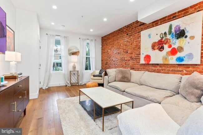 Building Photo - 3812 13th St NW Unit 1