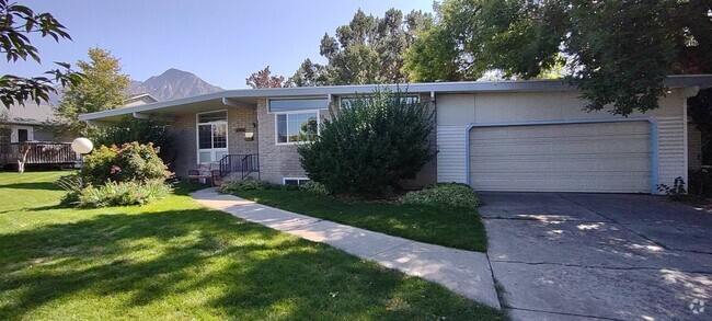 Building Photo - 2190 Lincoln Ln Unit 2190 E Lincoln Ln-Upstairs Rental