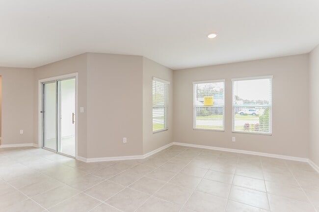 Photo - 9330 Joannes Wy