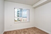 2BR, 1BA - 715SF
