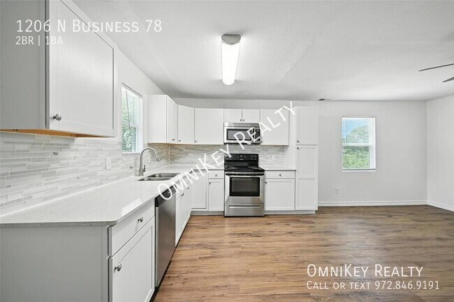 Photo - 1206 TX-78 BUS