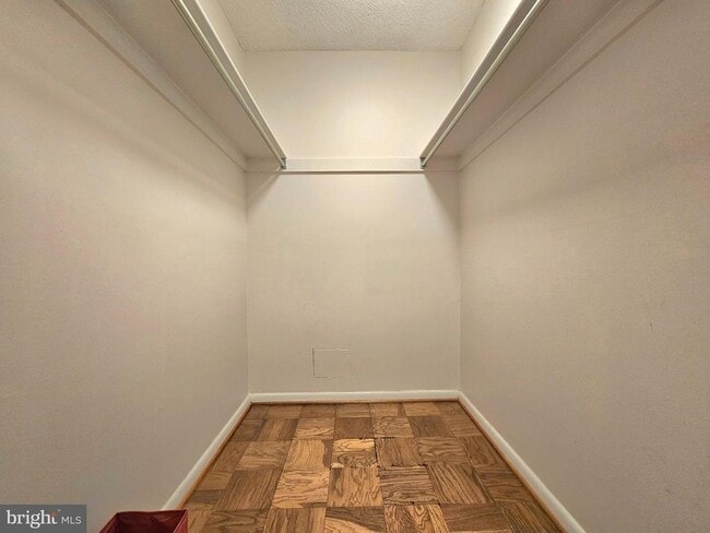 Building Photo - 2059 Huntington Ave Unit 409 Rental