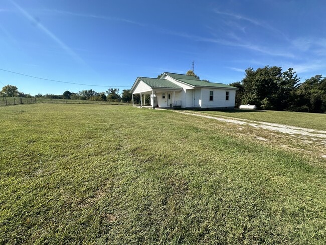 Building Photo - 7541 Lafayette Rd