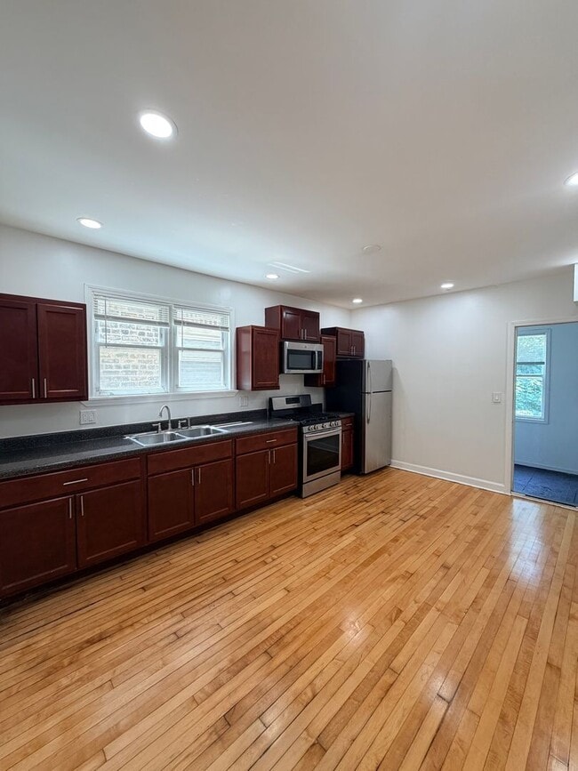 Photo - 1748 N Keystone Ave Unit 2