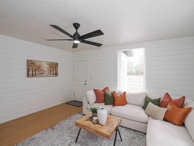 Photo - NEWLY REMODELED HISTORIC HOME IN DOWNTOWN ...