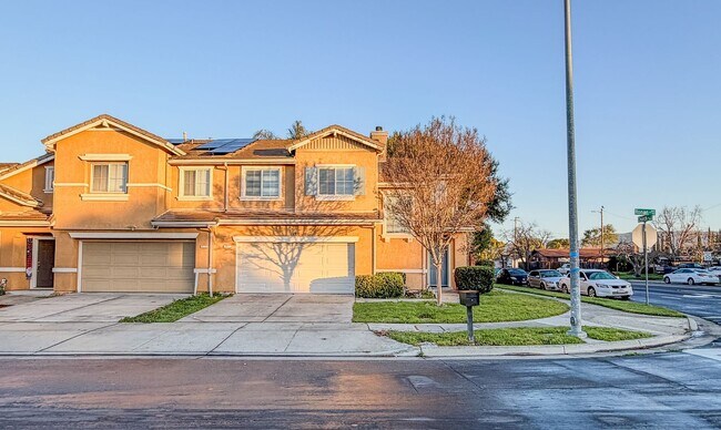 Photo - Fantastic. Three bedroom in Gilroy. Corner Lot