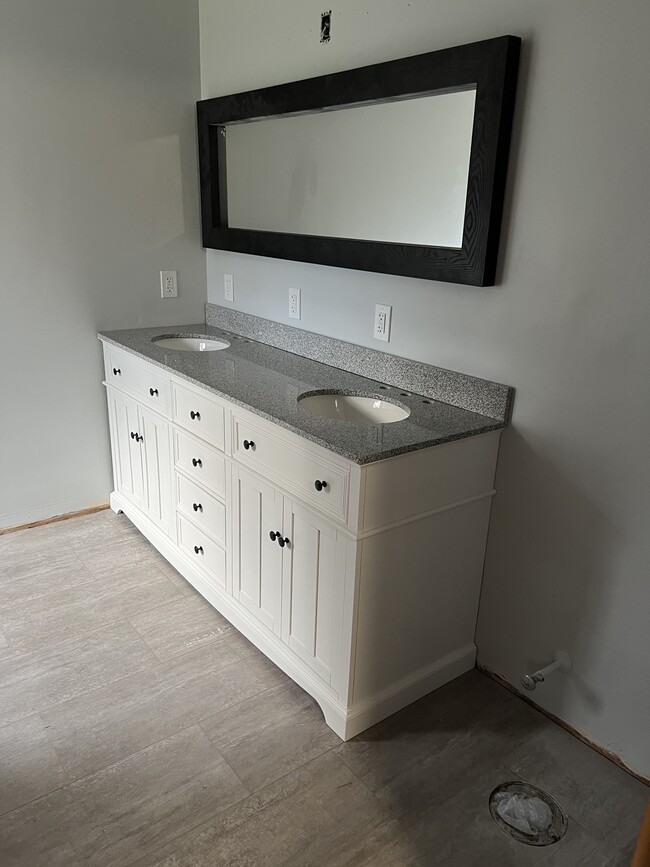 Photo - 211 S High St