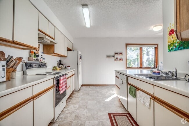 Building Photo - 700 SE 8th St Unit 2 Rental