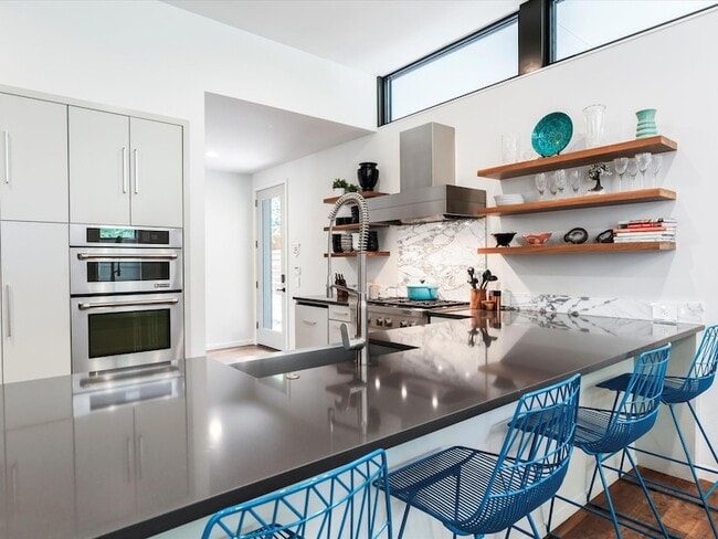 Photo - 1703 Dexter St