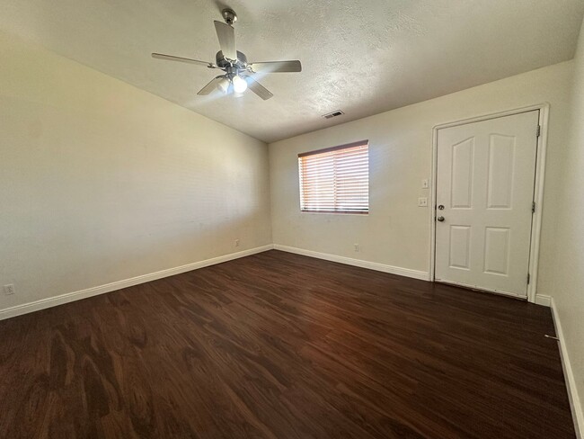 Photo - Move-In Bonus!!! 3 bedroom - 2 bath - located in Enoch