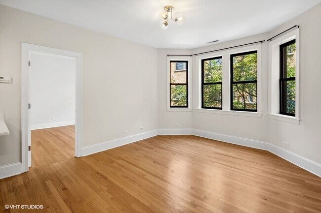 Photo - 7635 N Greenview Ave Unit 1W
