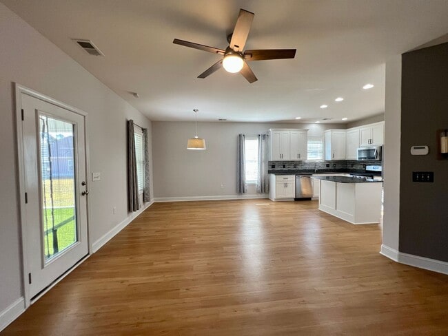 Photo - Conway - 3 Bedroom / 2 Bathroom House