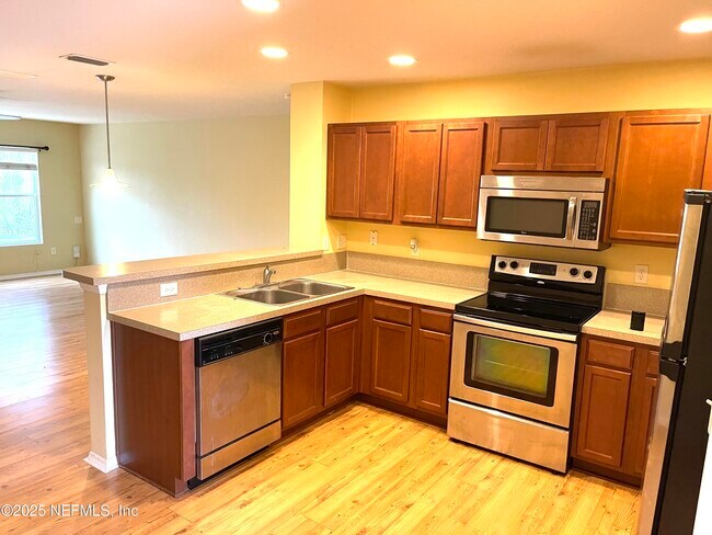 Photo - 250 Michelangelo Pl