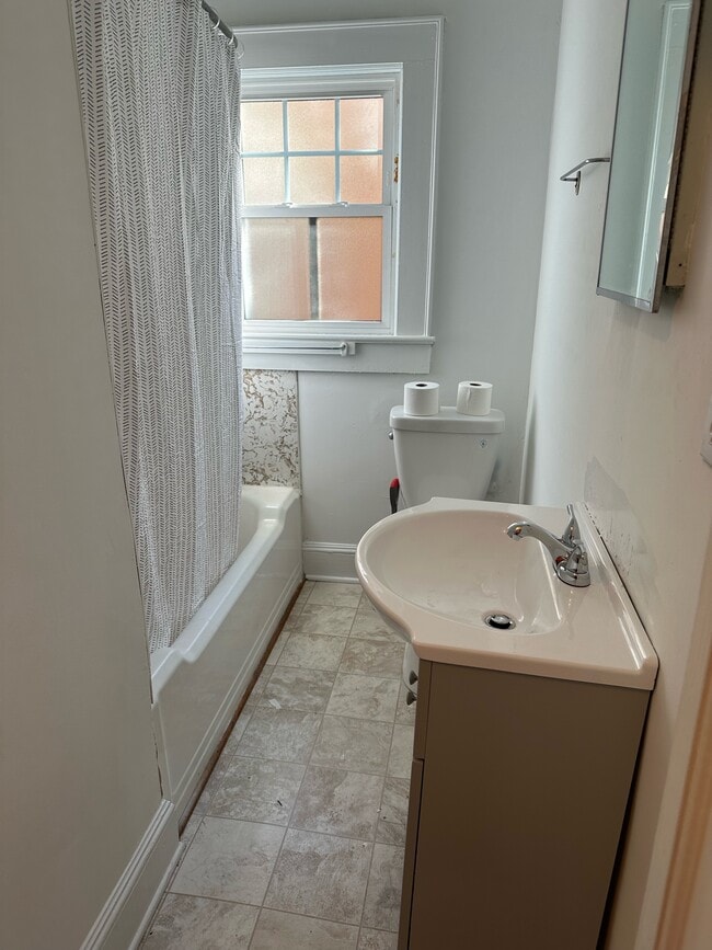 Photo - 1720 Roseland St Unidad 2