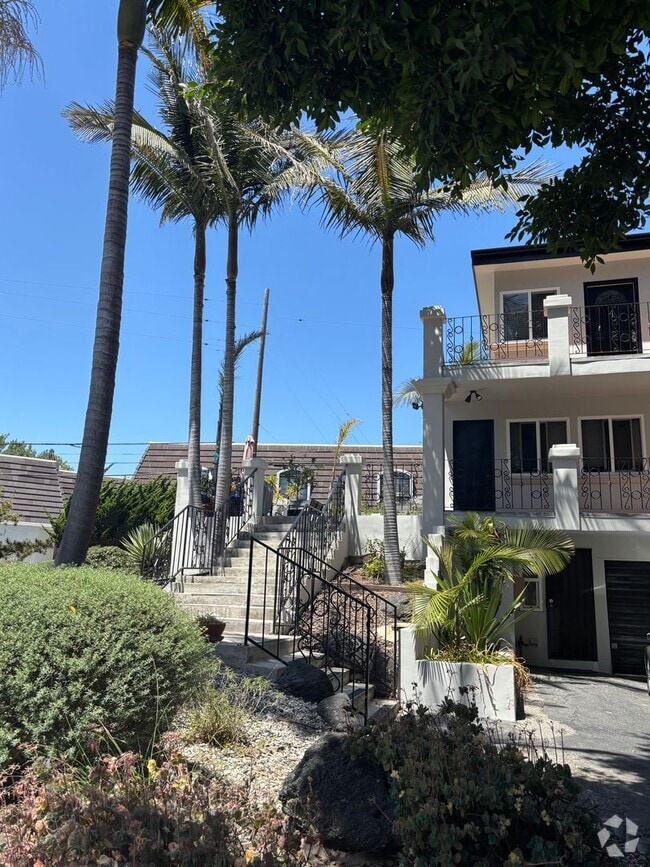 Building Photo - 1 Bed Apartment in Prime Playa Del Rey -  ... Unit 03