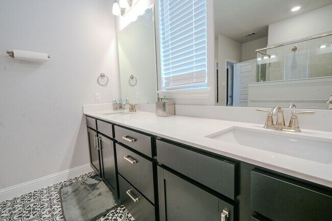 Photo - 2130 Argolis Dr