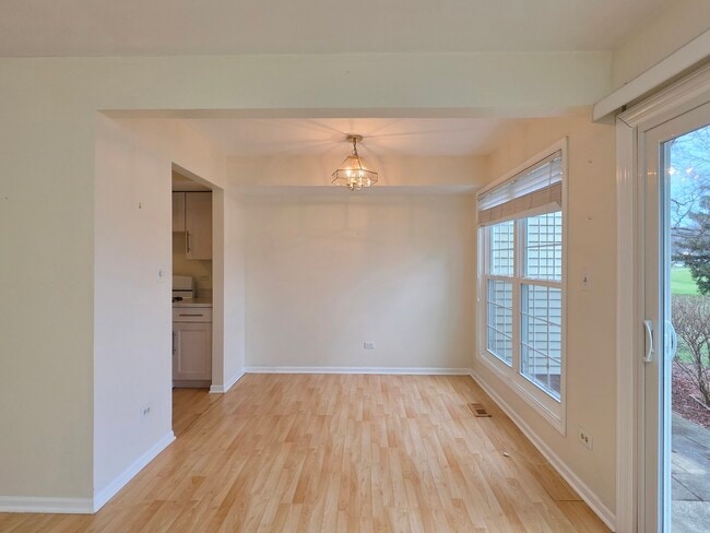 Photo - 1376 Longacre Ln