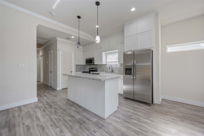 Photo - 2708 Sam Wilson St