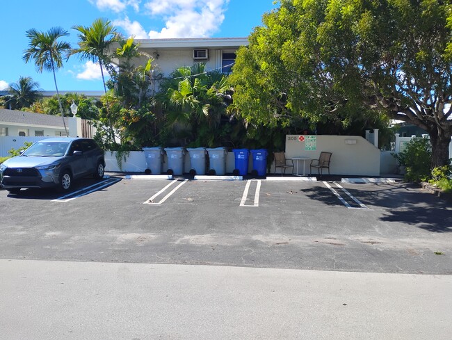Building Photo - 305 SE 12th Ave Unit 1A 2A 2B