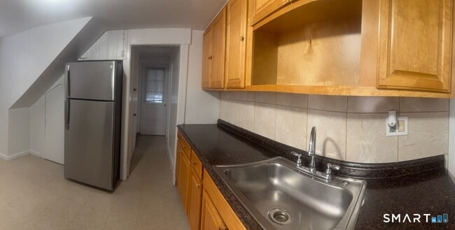 Photo - 831-833-833 William St Unit 3