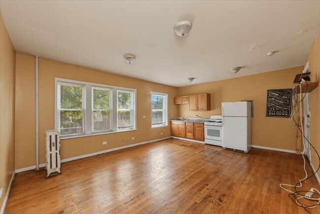 Photo - 2200 N Knox Ave