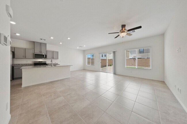 412 Canary Song Dr