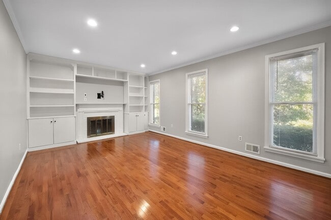 Photo - 3405 Hillvale Rd