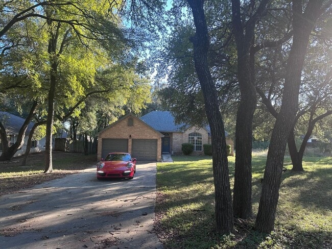 Photo - 734 Benchmark Trail