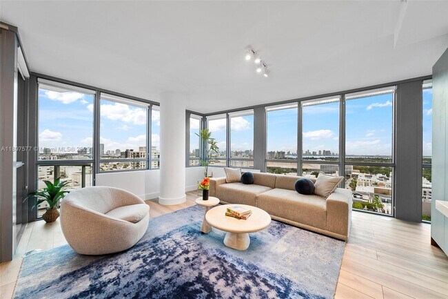 Building Photo - 101 20th St Unit 2002