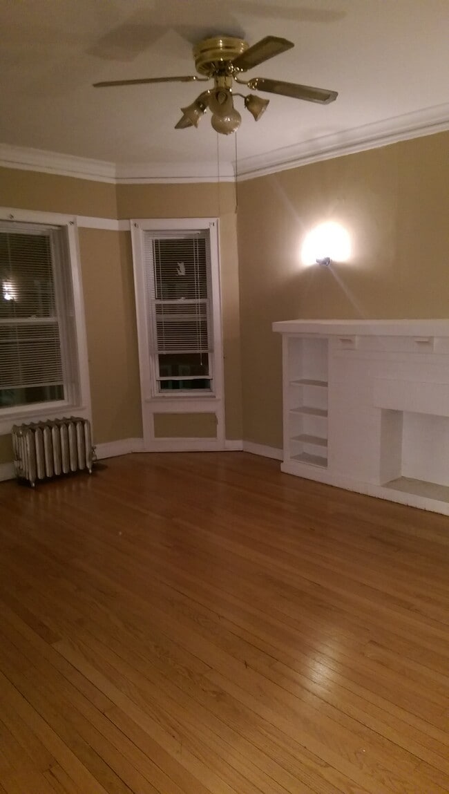 Photo - 829 W Cornelia Ave Unit 2E