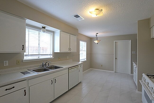 Photo - 11735 N Willowdale Cir