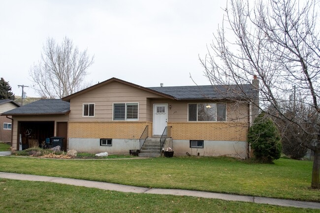 Building Photo - 176 E 200 S