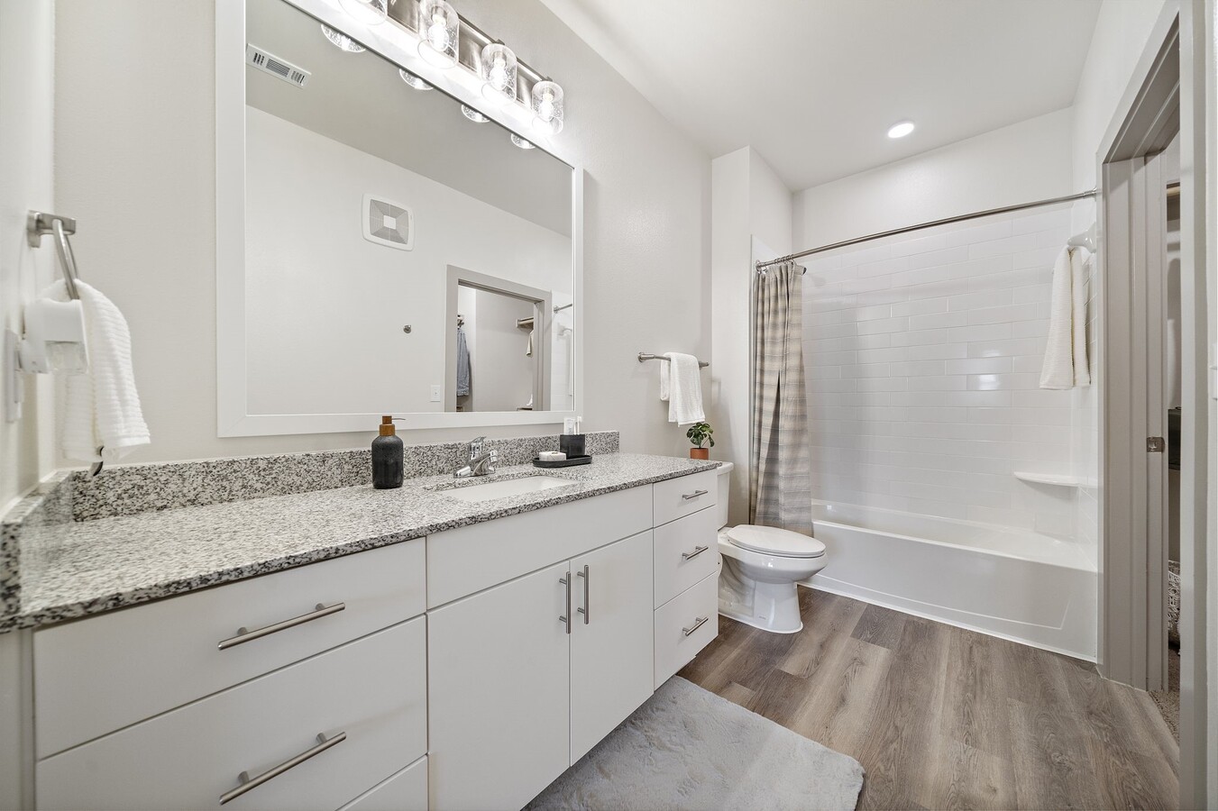 Photo - 10485 League Line Rd Unit B3.9302