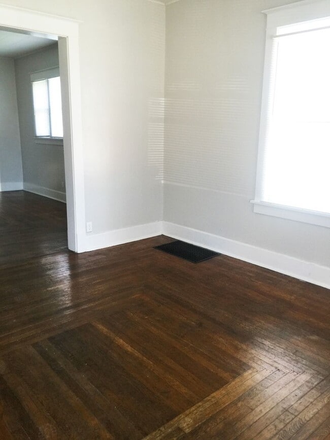 Photo - 1213-1215 Elizabeth Street Unit 1213