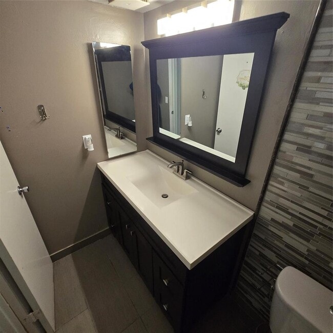 Photo - 6575 W Oakland Park Blvd Unidad 404