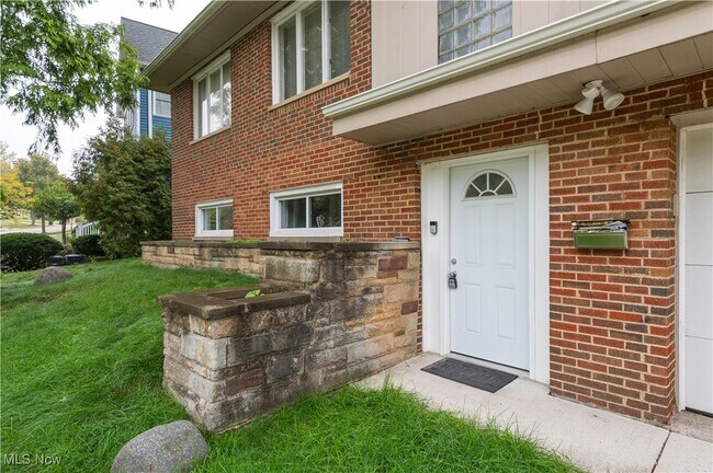 Photo - 23728 Glenhill Dr