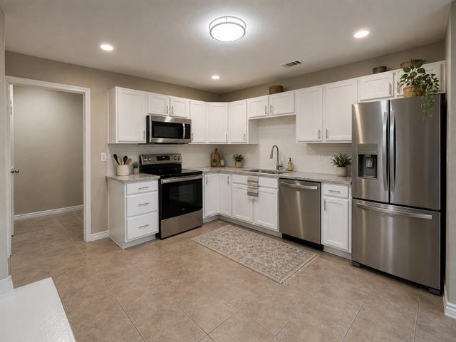 Photo - 515 English Oak St