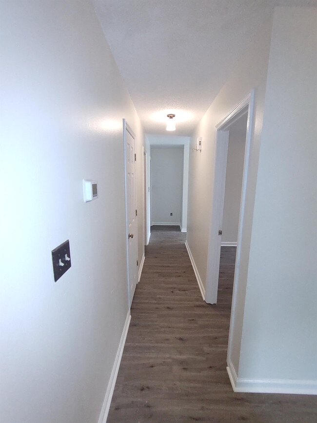 Photo - 1007 Kinsey Dr SE