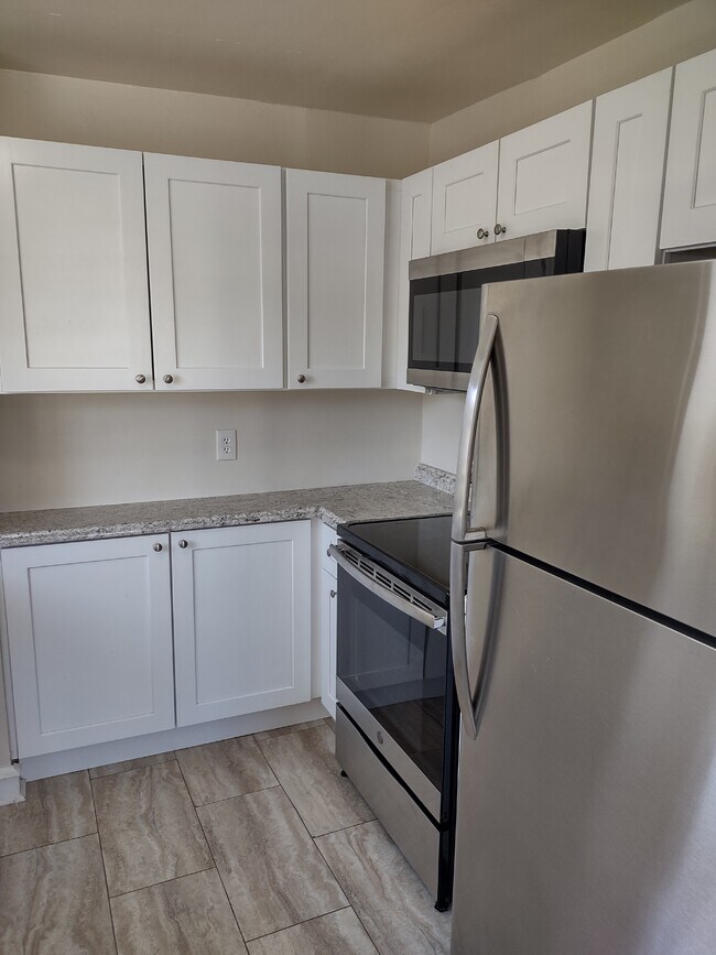 207 S Easton Rd Unit 2