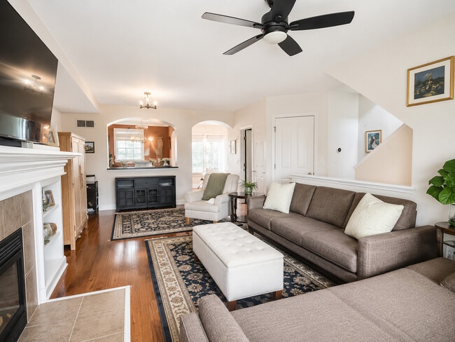 Photo - 120 Lakeshore Dr