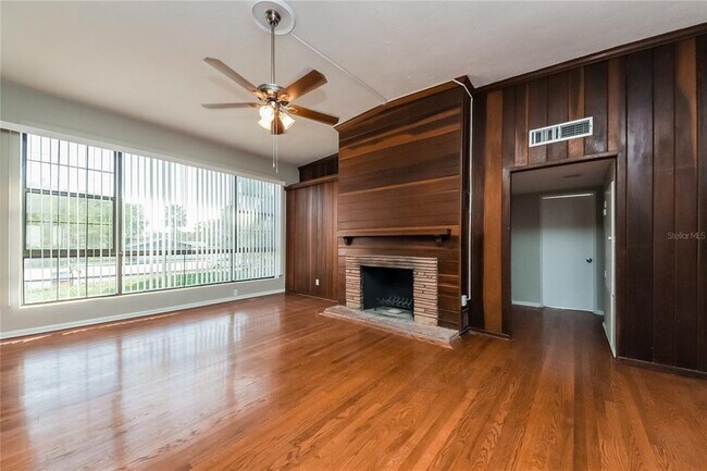 Photo - 2843 Riddle Dr