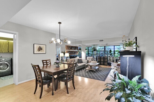Building Photo - 6073 Balboa Cir Unit 202 Rental