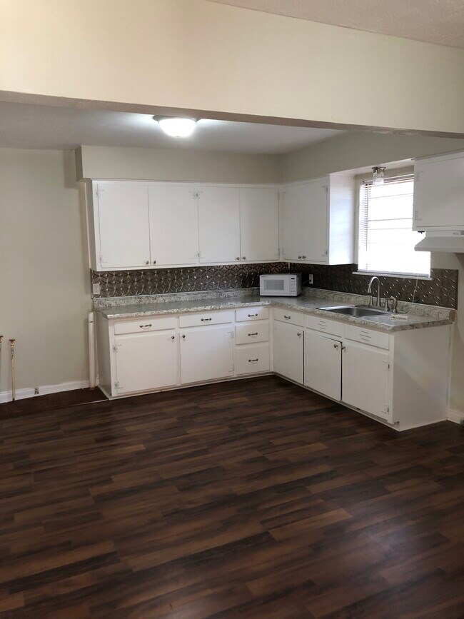 Photo - 1111 Sycamore St