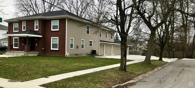 Building Photo - 76 Ayrault Dr Rental
