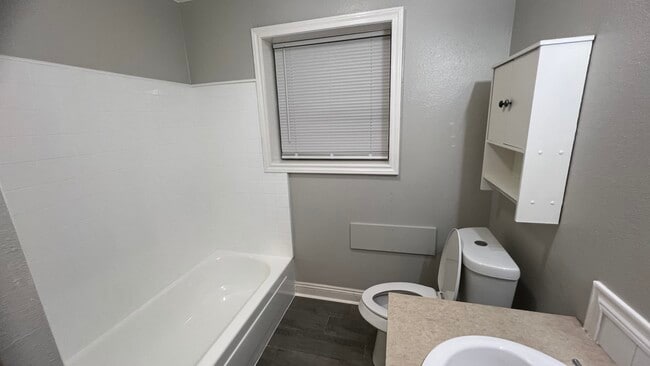 Photo - Clearview/ Atlanta Duplex Unit B