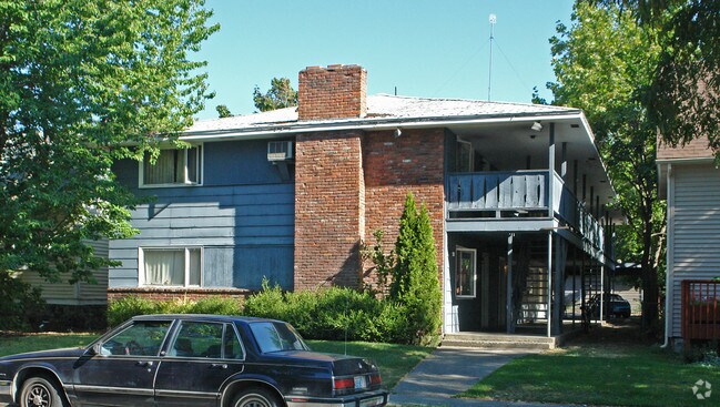 Building Photo - 943 East Augusta Avenue