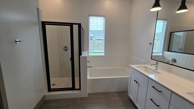 Photo - 9405 Parkwood Manor Dr